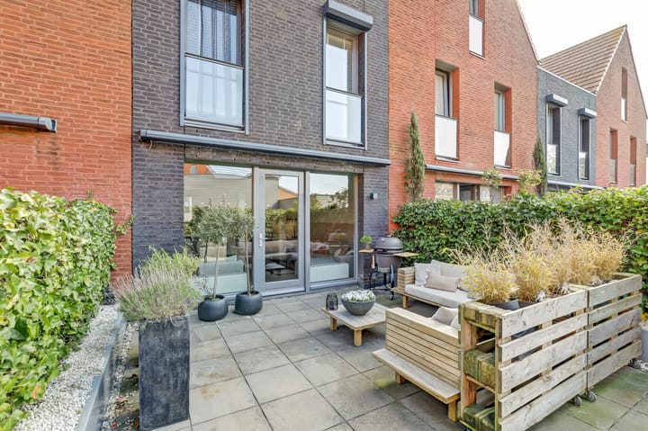 Foto 35 van Van Hoevestraat 9