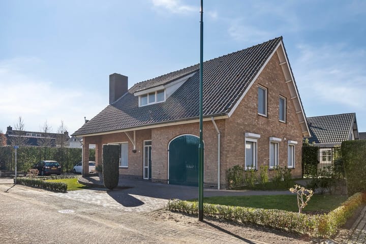 Photo 2 of Rogstraat 1
