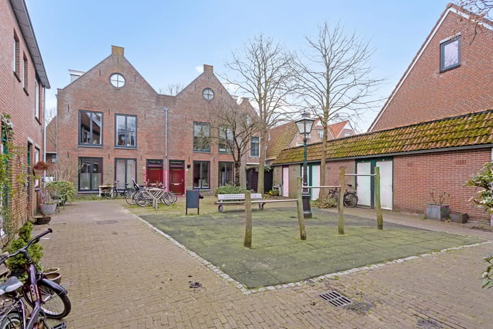 Photo 24 of Van der Lubbehof 27-B