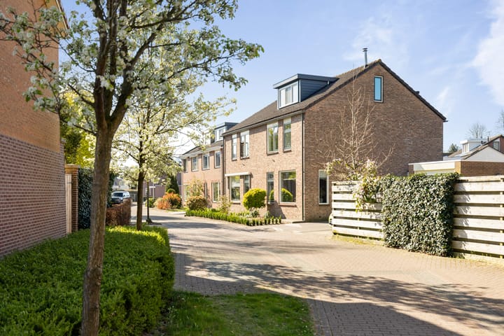 Photo 2 of Blomstraat 11