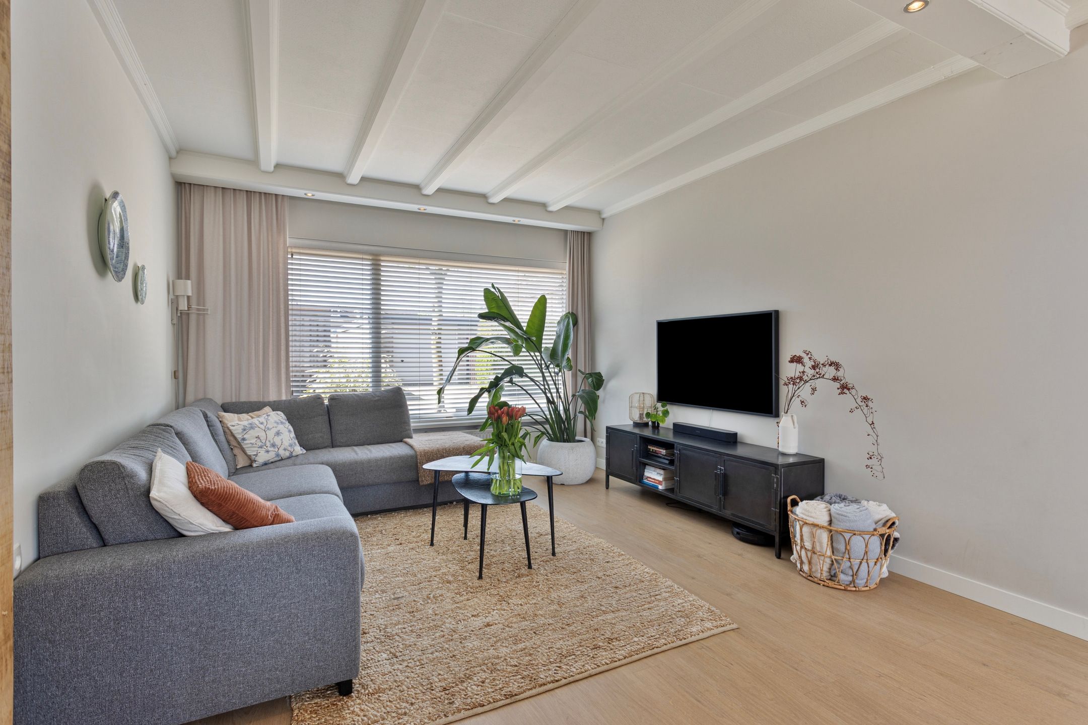 Photo 3 of Leliestraat 35