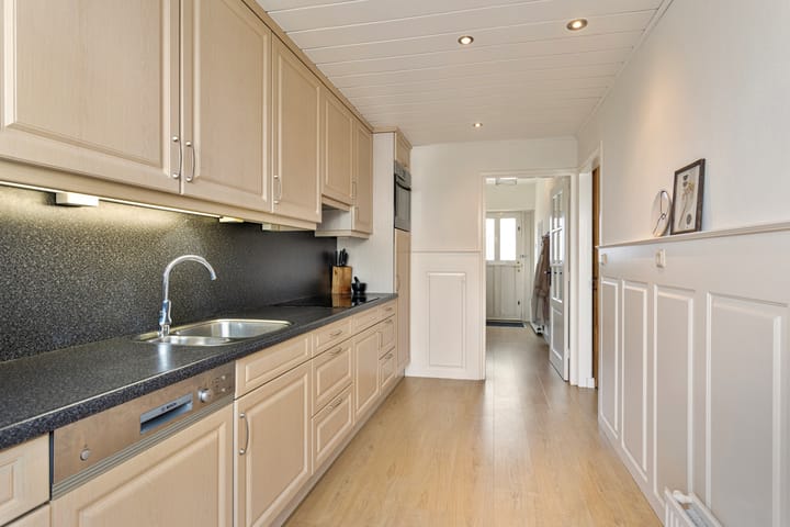 Photo 6 of Leliestraat 35