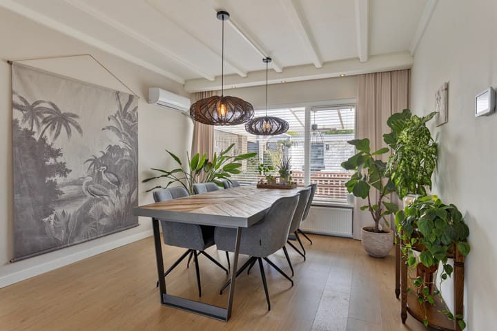 Photo 12 of Leliestraat 35