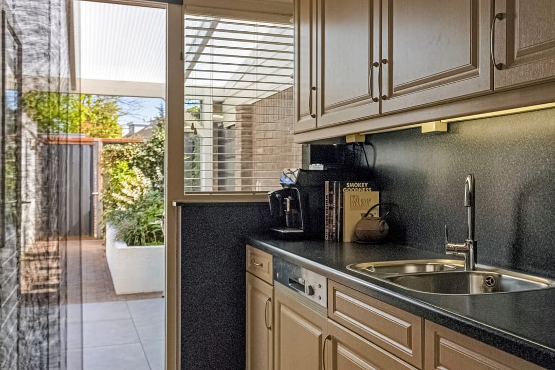 Photo 16 of Leliestraat 35