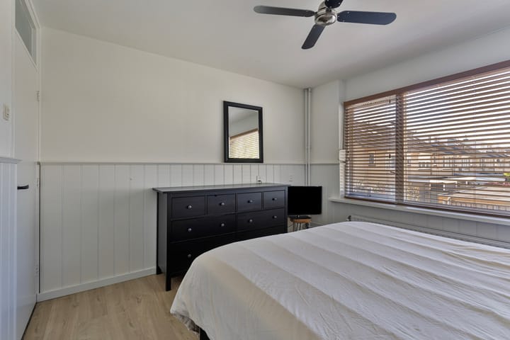 Photo 21 of Leliestraat 35