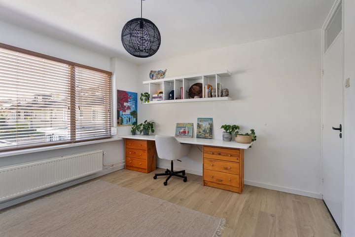 Photo 25 of Leliestraat 35