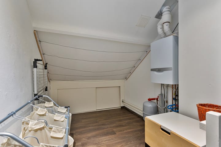 Photo 28 of Leliestraat 35