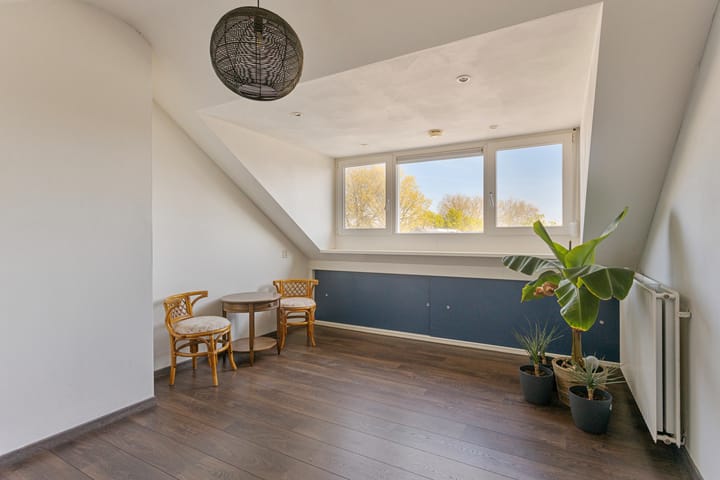 Photo 30 of Leliestraat 35