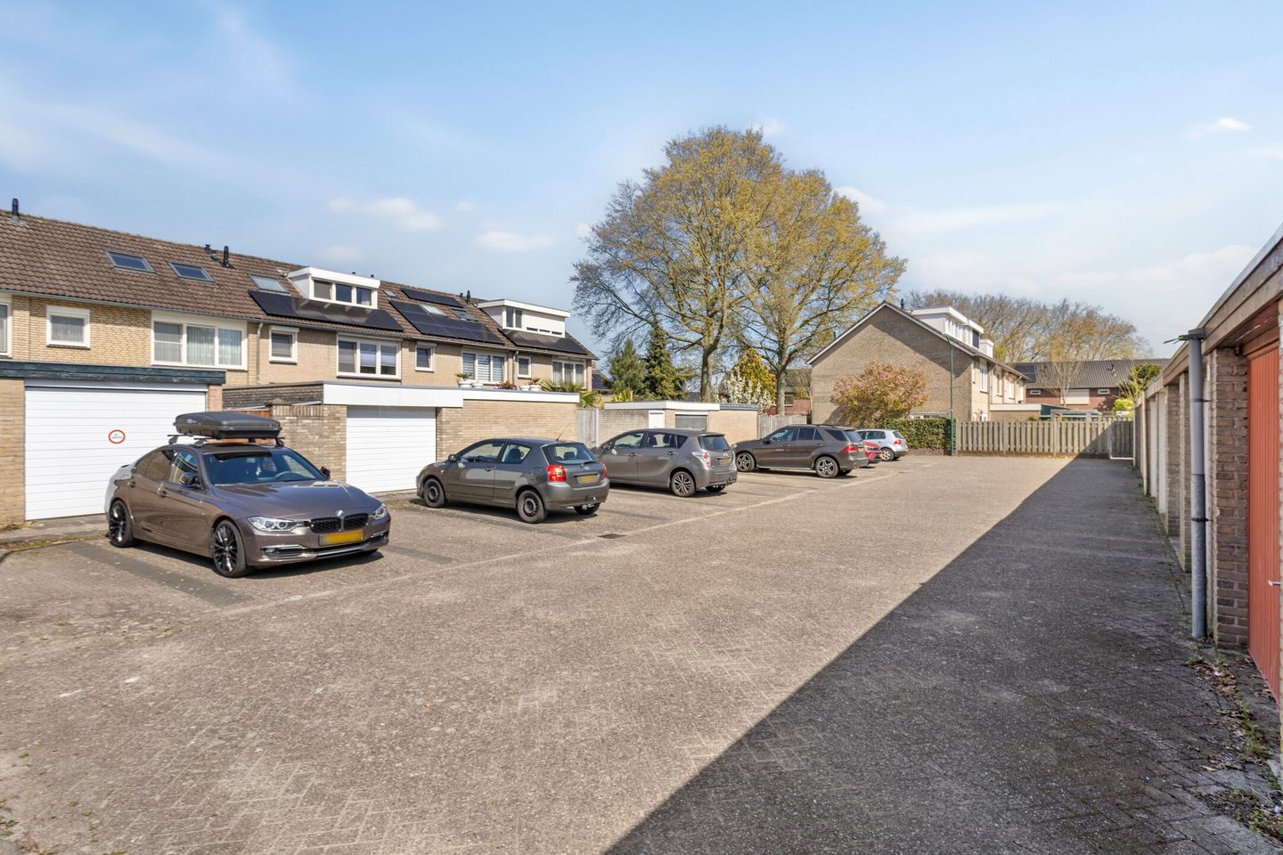 Photo 34 of Leliestraat 35