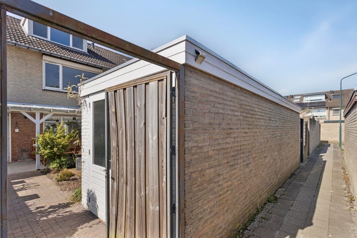 Photo 35 of Leliestraat 35