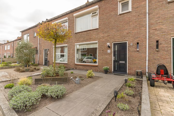 Foto 5 van Herbert van Puttenweg 29