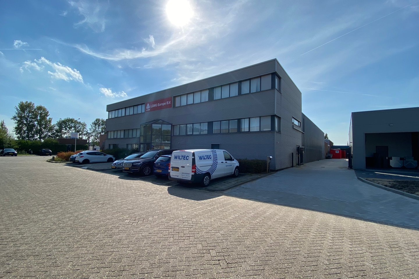 View photo 2 of Laanweg 16