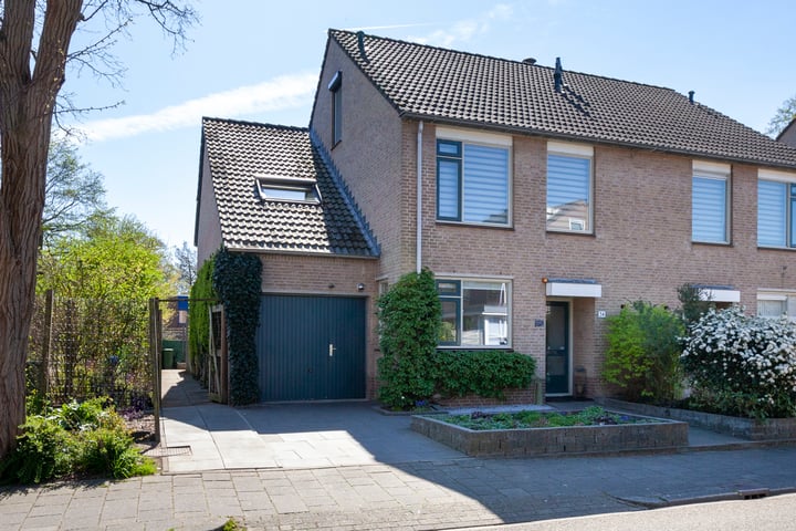 Foto 1 van Jaap Edenlaan 34