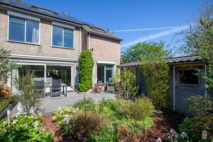 Photo 2 of Jaap Edenlaan 34