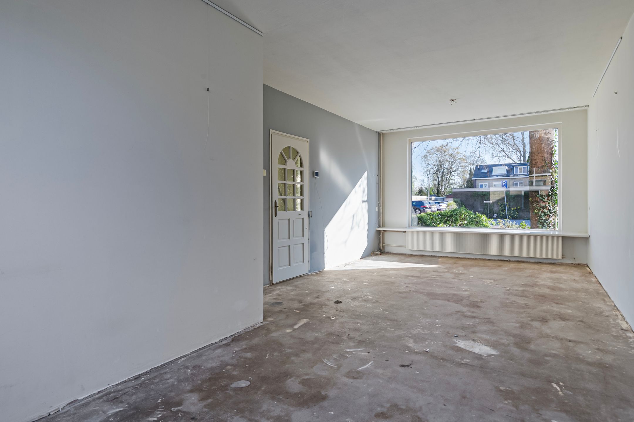 Photo 6 of Theeroos 9