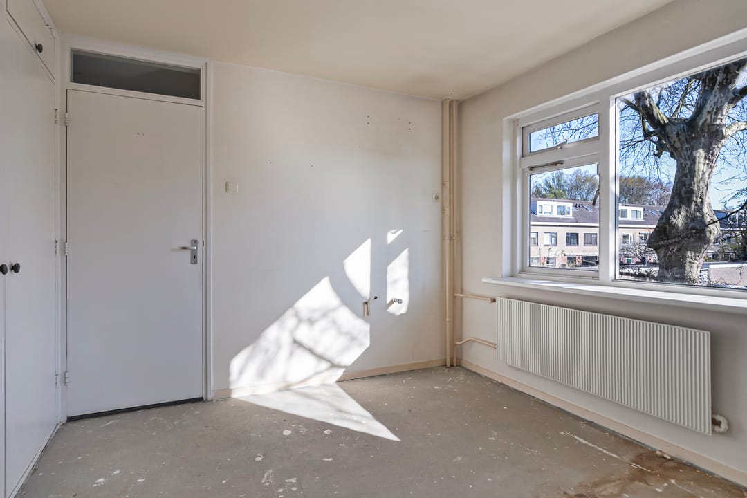 Photo 11 of Theeroos 9