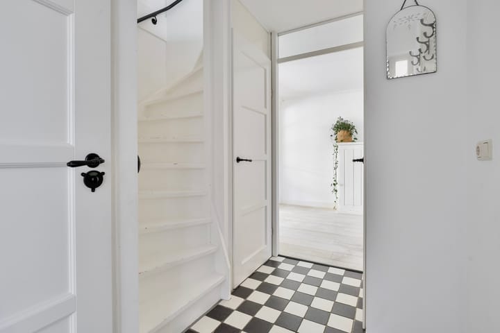 Foto 8 van Van Rechterenallee 14