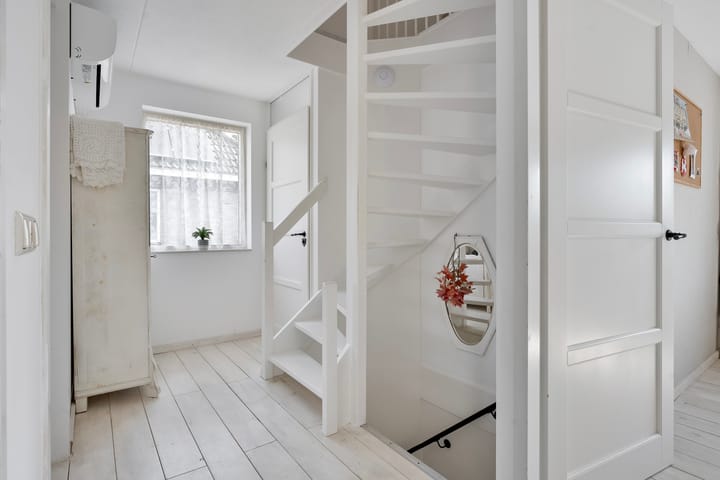 Foto 25 van Van Rechterenallee 14