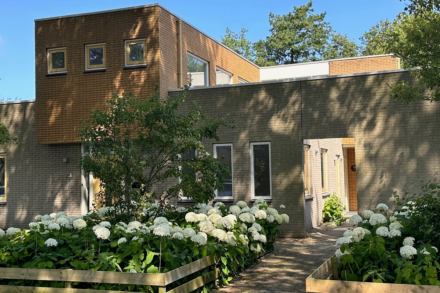 Bekijk foto 2 van Annie Romein-Verschoorlaan 18