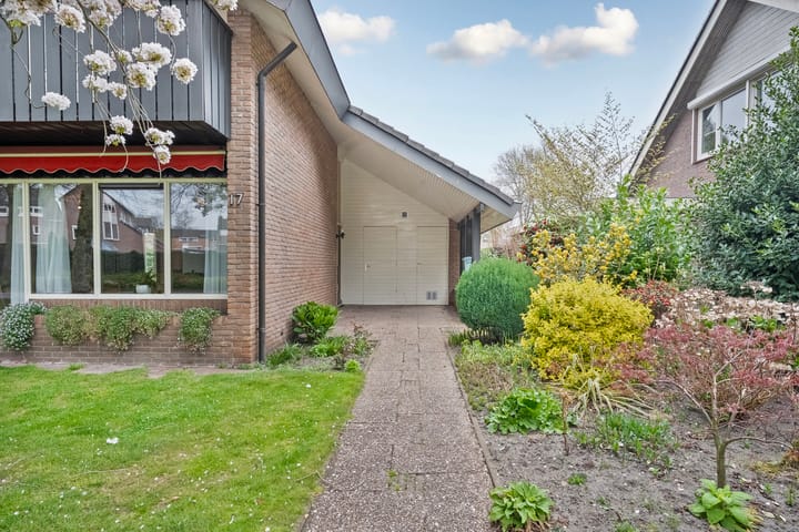 Foto 67 van de Hoven 17