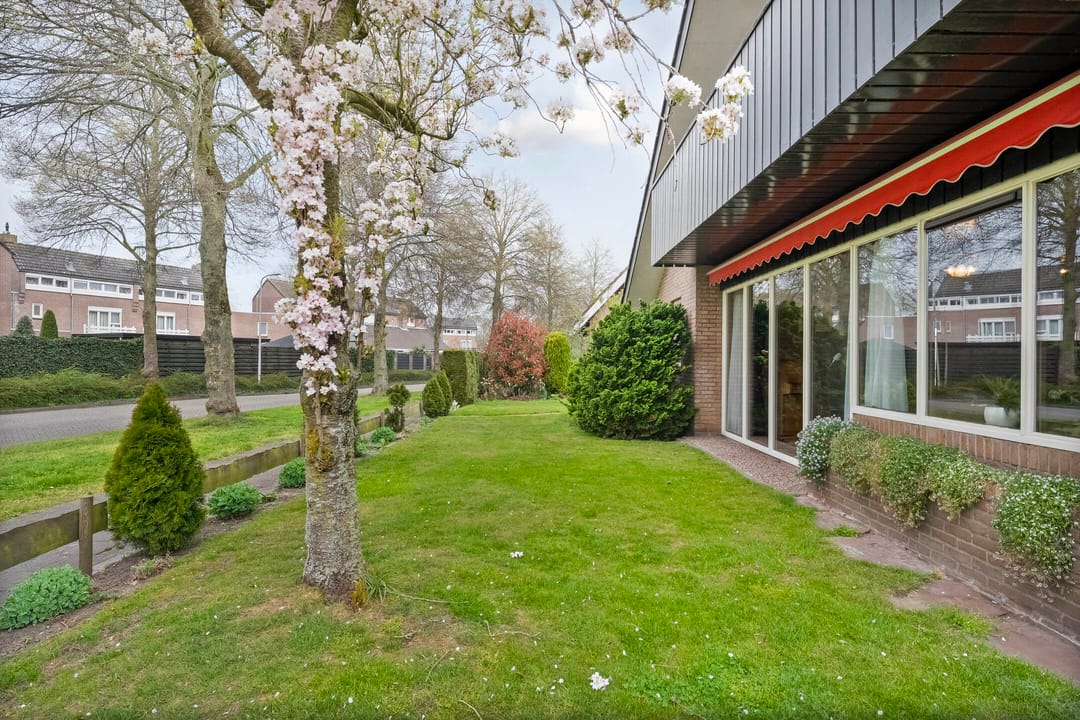 Foto 68 van de Hoven 17