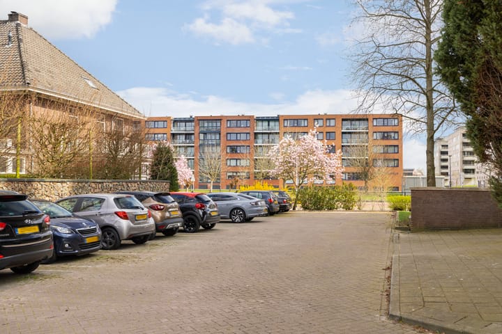 Foto 24 van Mitchamplein 27