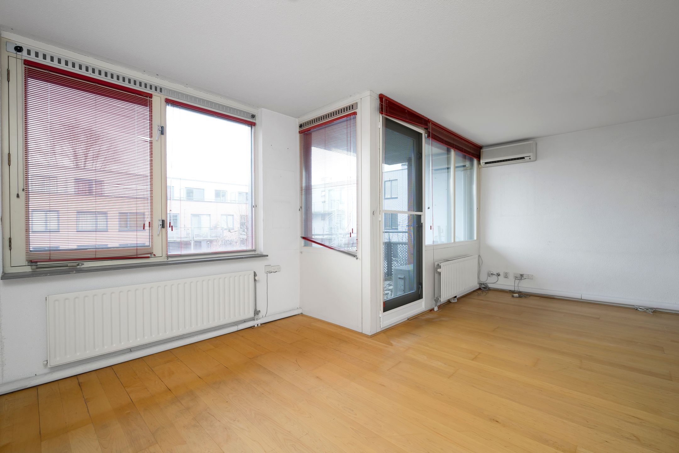 Photo 18 of Valkenburgerstraat 211