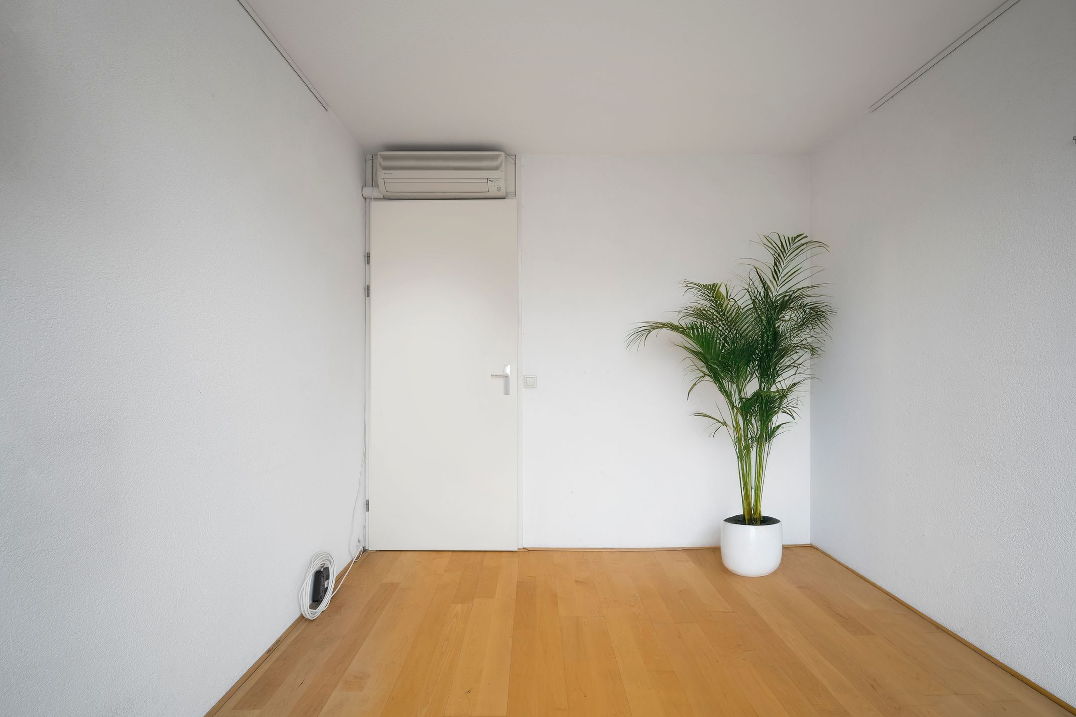 Photo 24 of Valkenburgerstraat 211