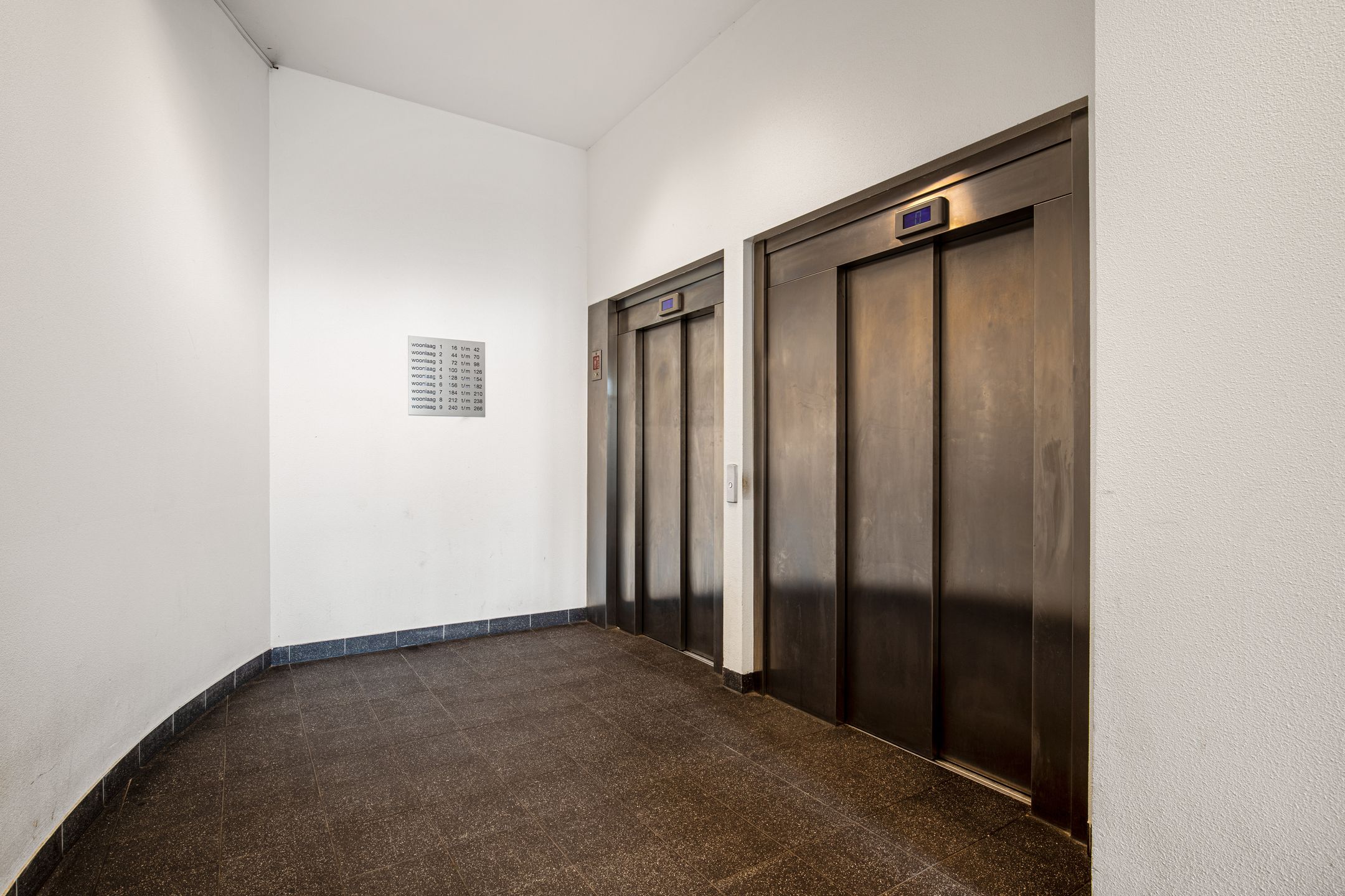 Foto 21 van Raadhuisplein 112