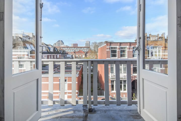 Foto 33 van Gerard Reijnststraat 68