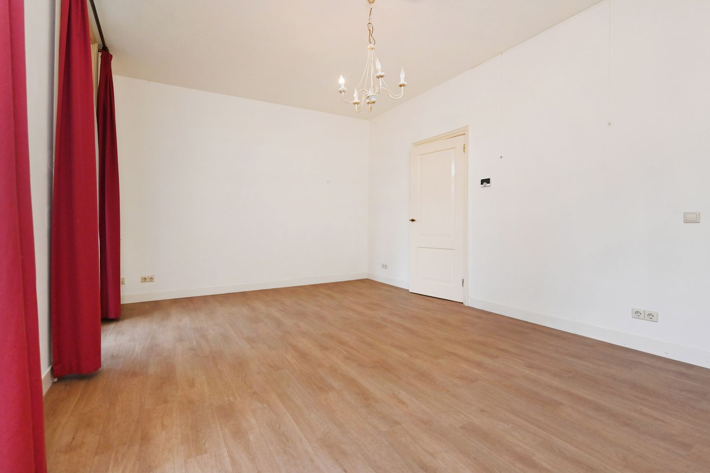 Photo 5 of Zeestraat 40-B