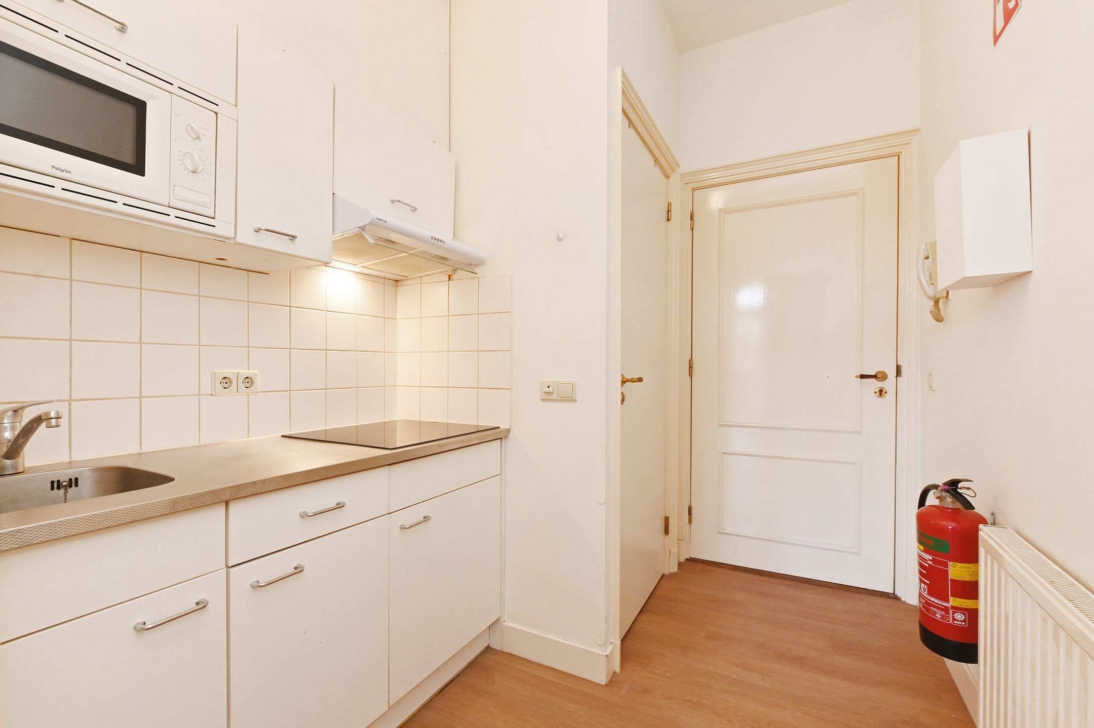 Photo 15 of Zeestraat 40-B