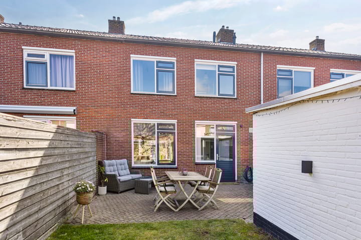 Foto 32 van Montgomerystraat 8