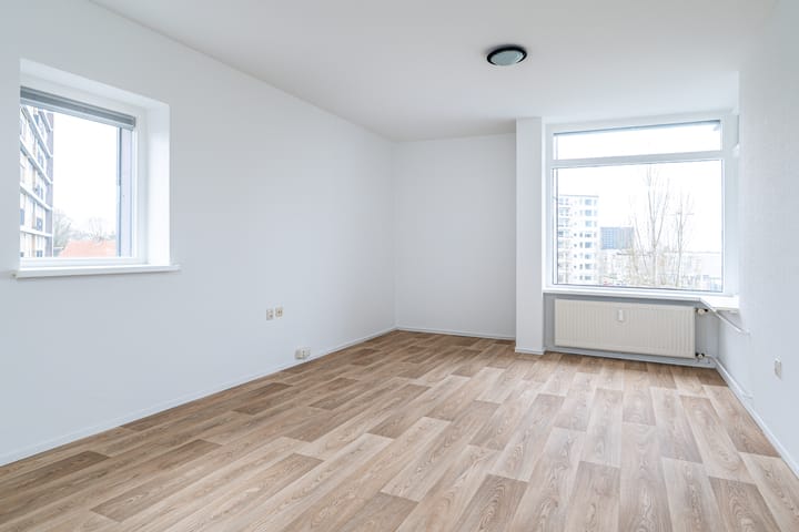 Photo 13 of Europaplein 34-B