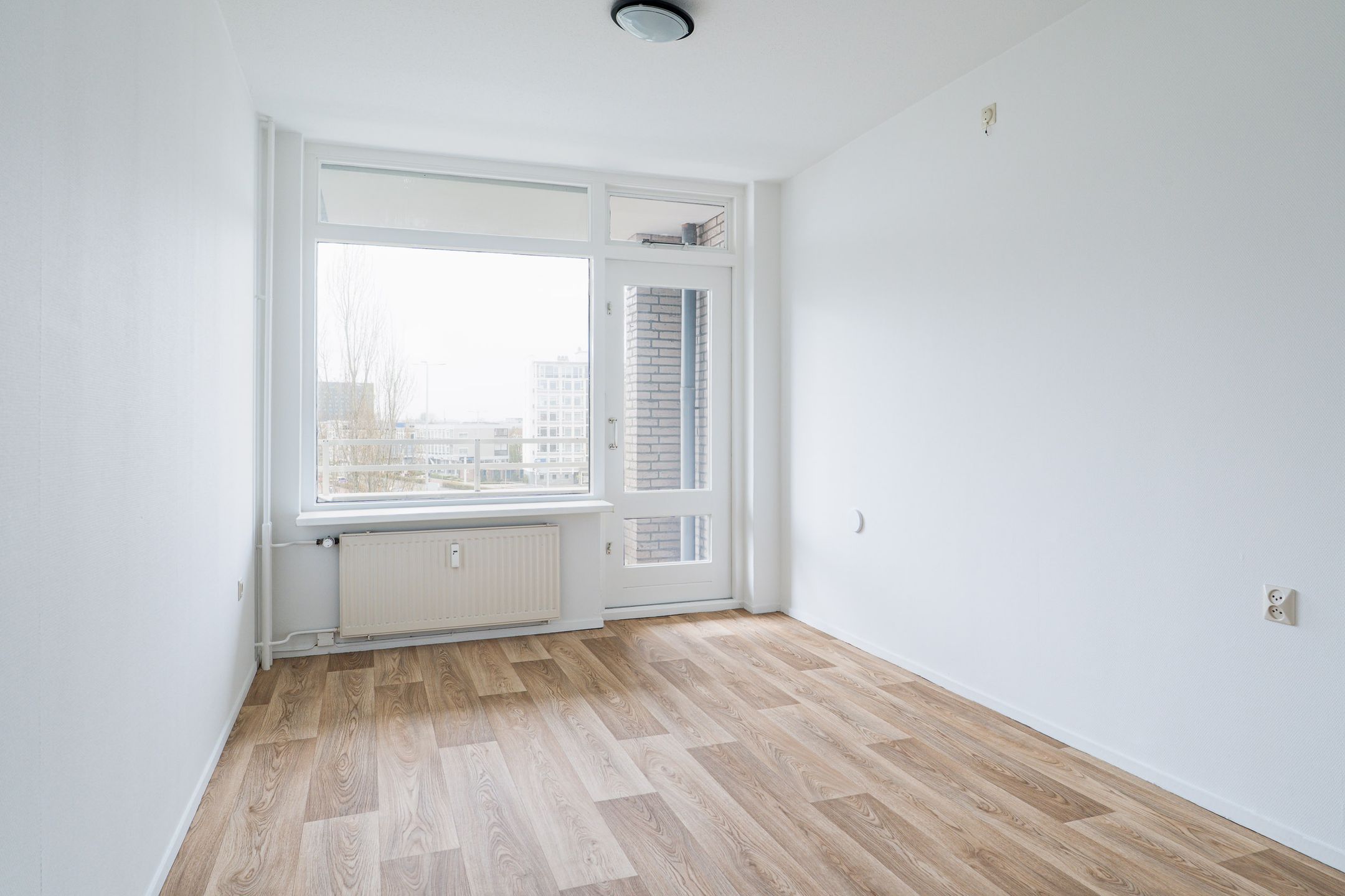 Photo 18 of Europaplein 34-B