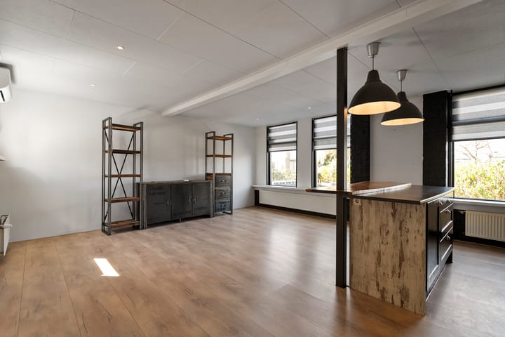 Foto 2 van Burg. Lovinkstraat 18