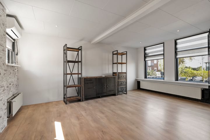 Foto 12 van Burg. Lovinkstraat 18