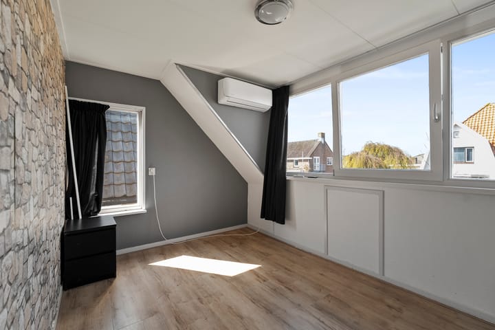 Foto 17 van Burg. Lovinkstraat 18