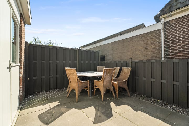 Foto 24 van Burg. Lovinkstraat 18