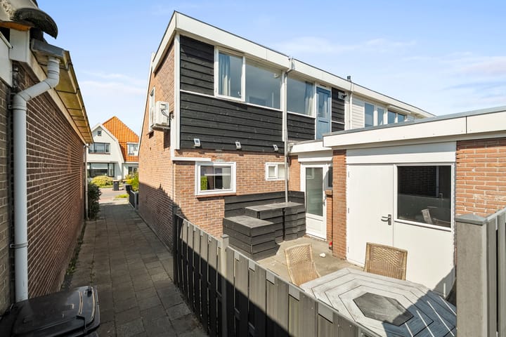 Foto 25 van Burg. Lovinkstraat 18