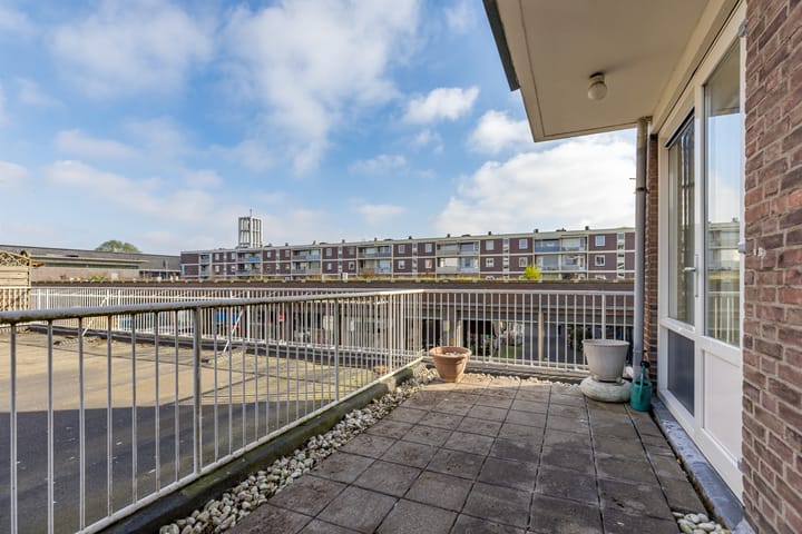 Foto 9 van Leyweg 653