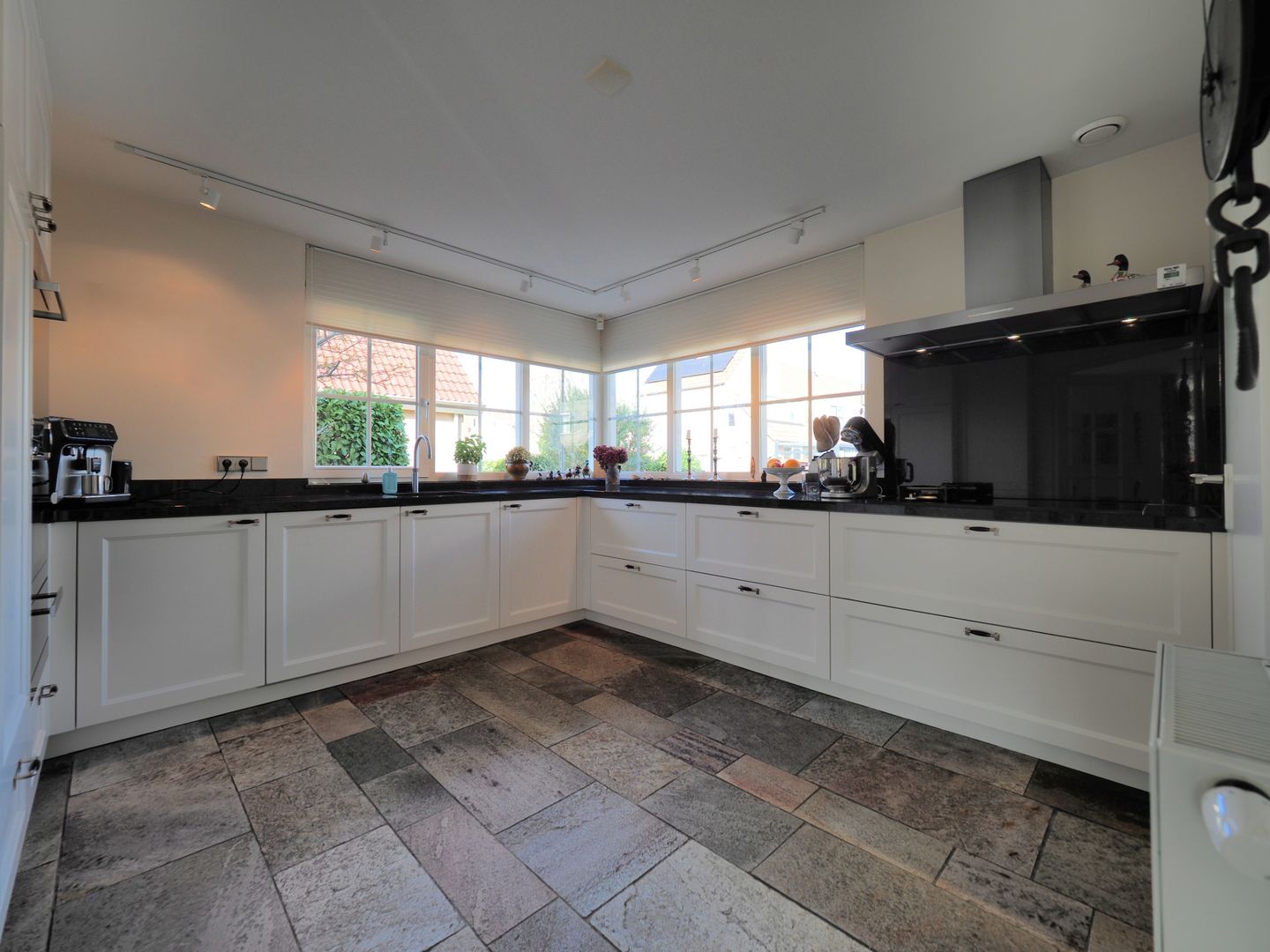 Foto 25 van Margriethof 76