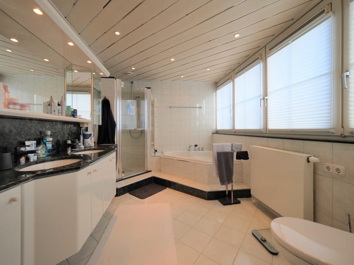 Photo 37 of Margriethof 76