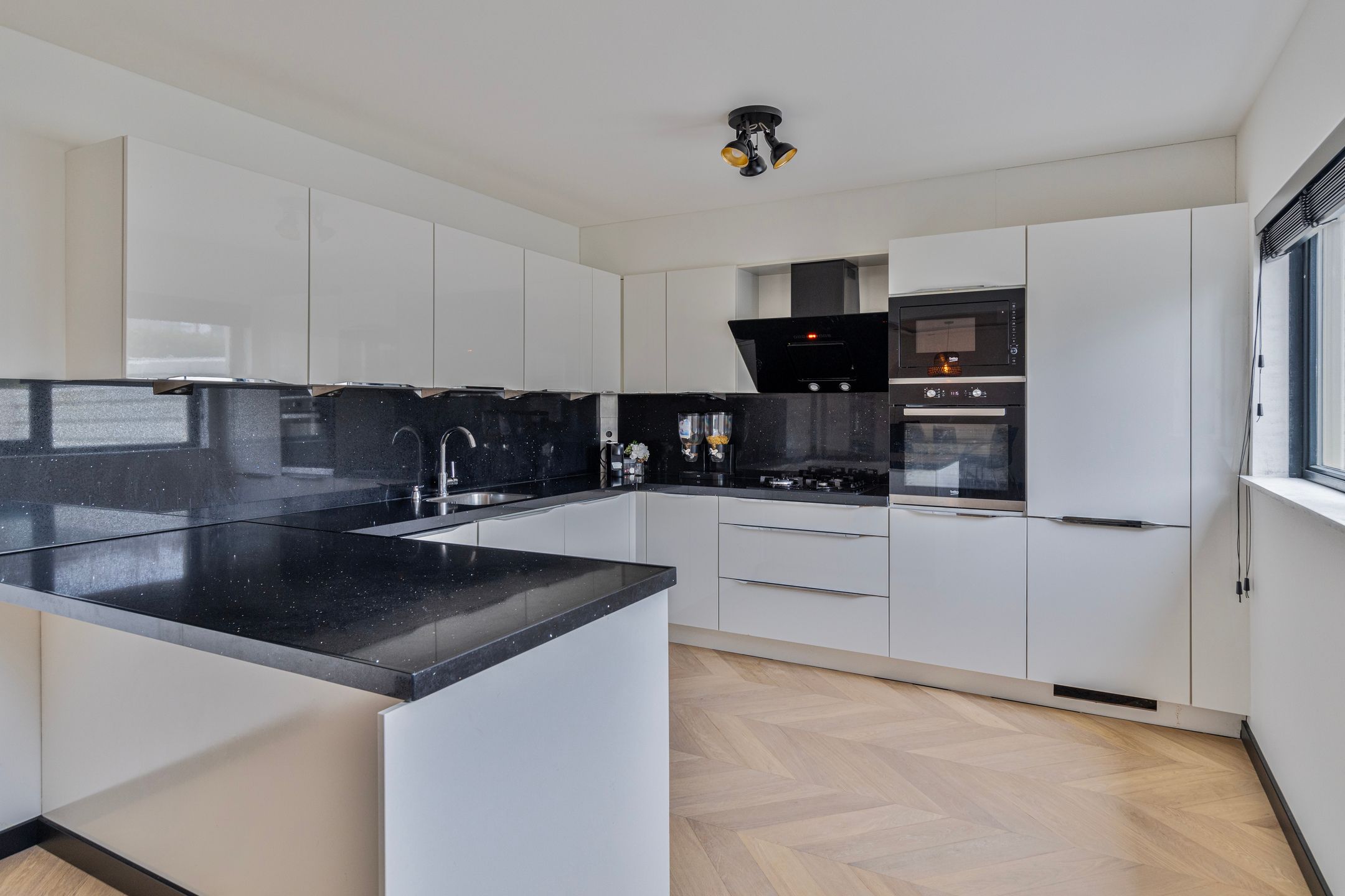 Foto 3 van L.J.M. Beelstraat 15