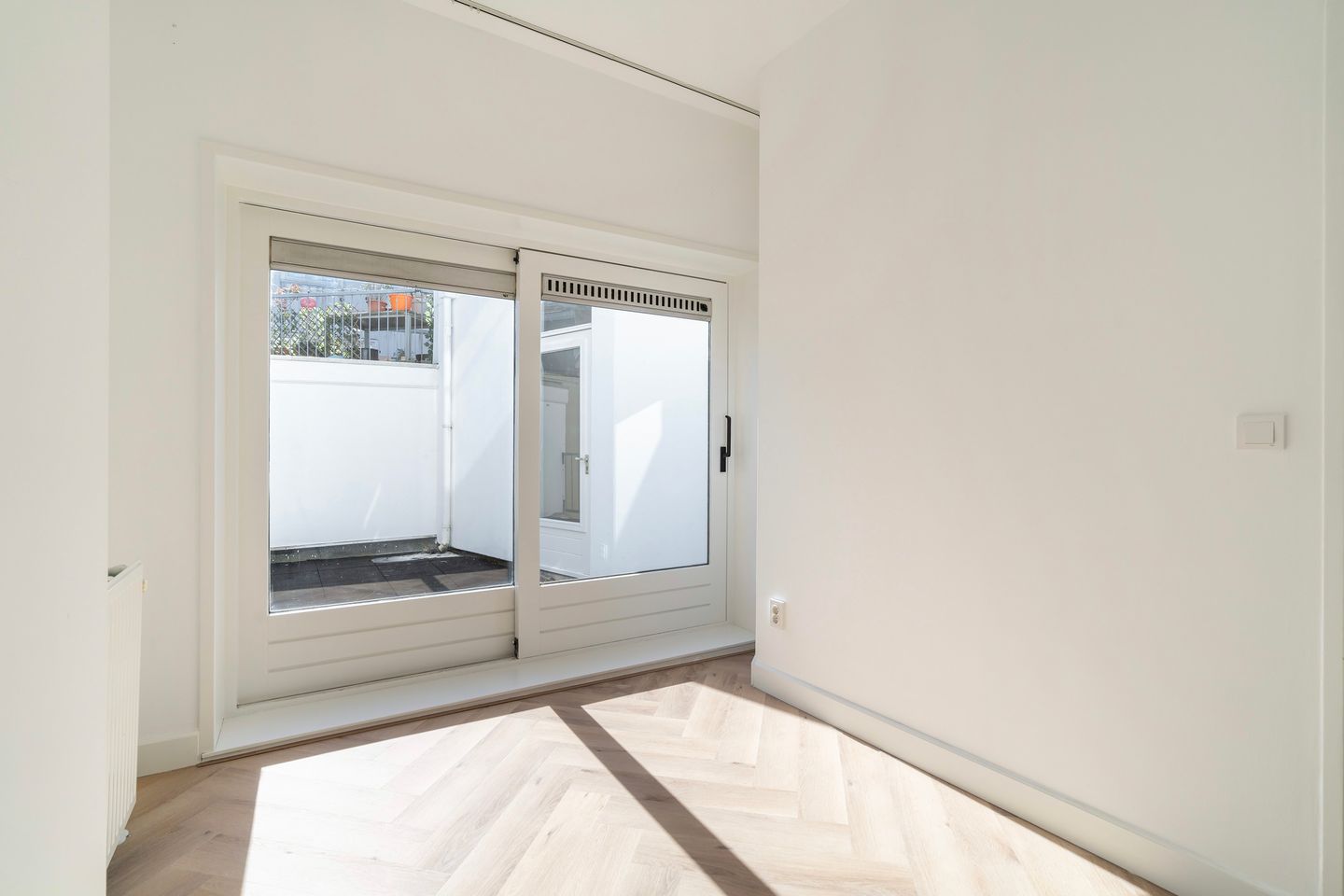 Foto 10 van Amsterdamse Veerkade 5-A