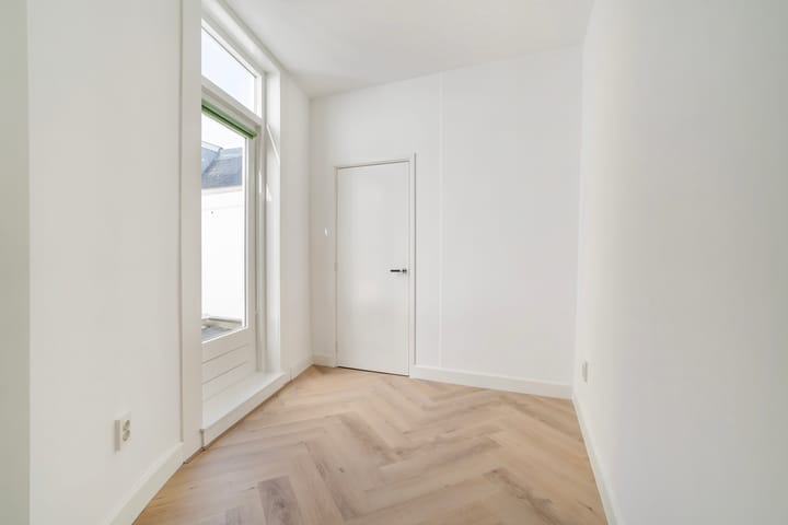 Foto 12 van Amsterdamse Veerkade 5-A