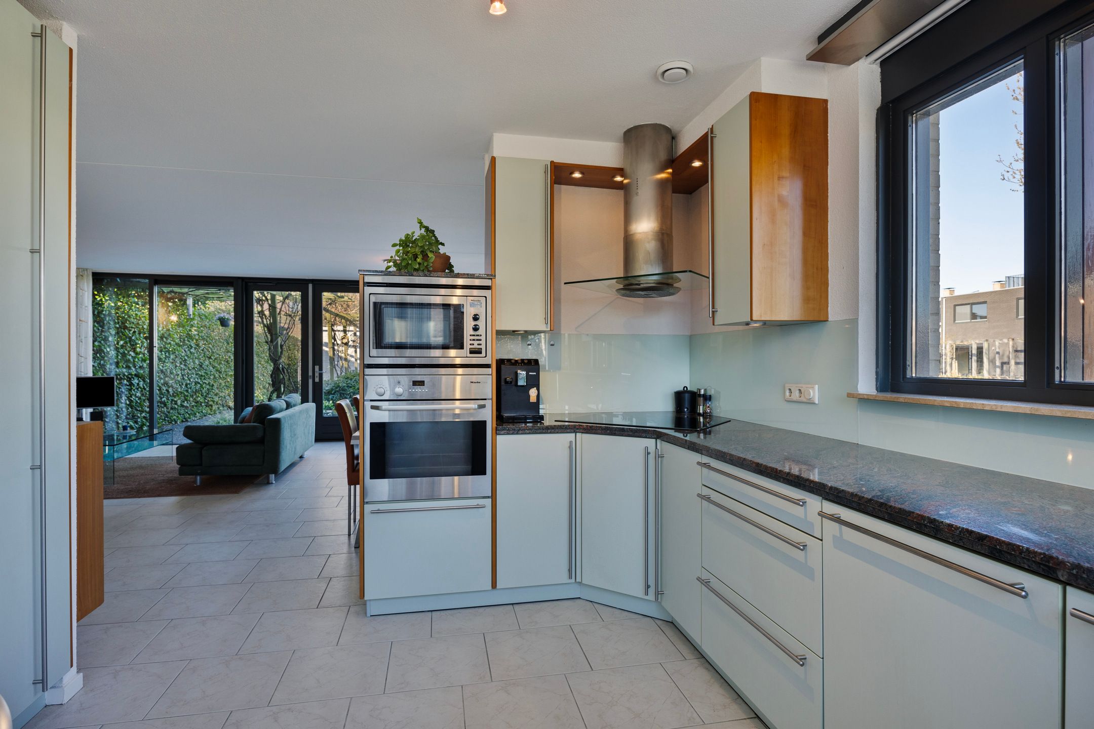 Foto 9 van Loosduinenstraat 1