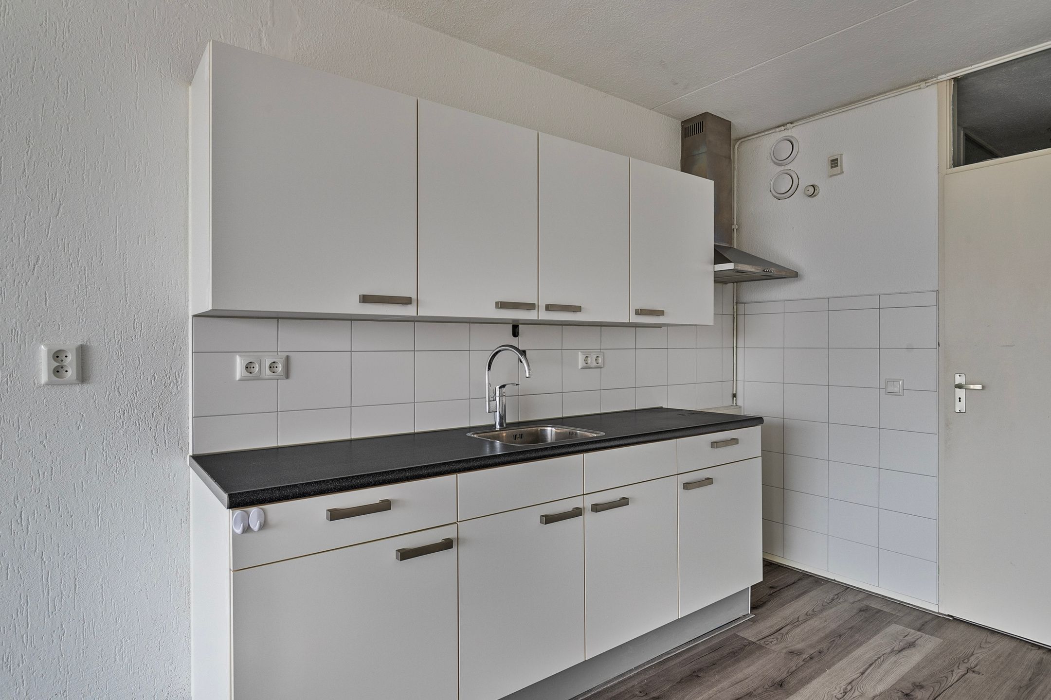 Photo 9 of Terneuzenstraat 145