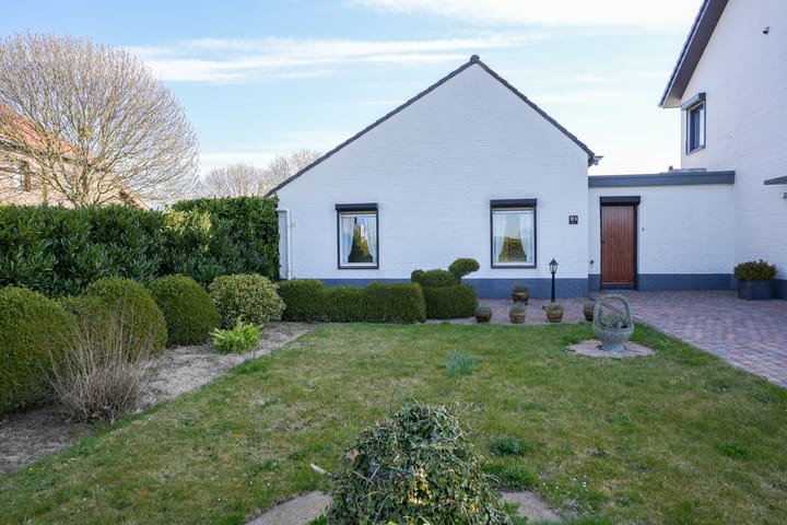 Photo 2 of Hilleshagerweg 19-A