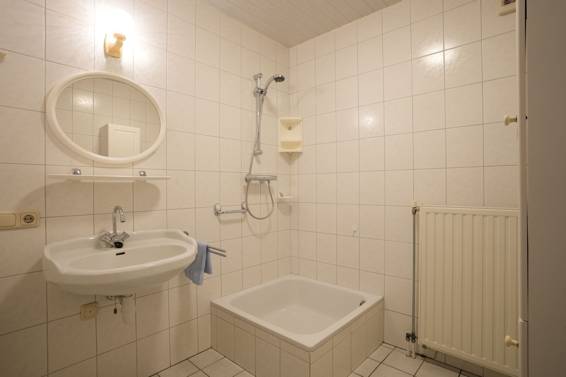 Foto 12 van Hilleshagerweg 19-A